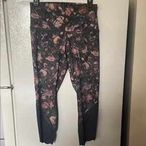 Lululemon Size 8 Gray Floral Print Leggings
